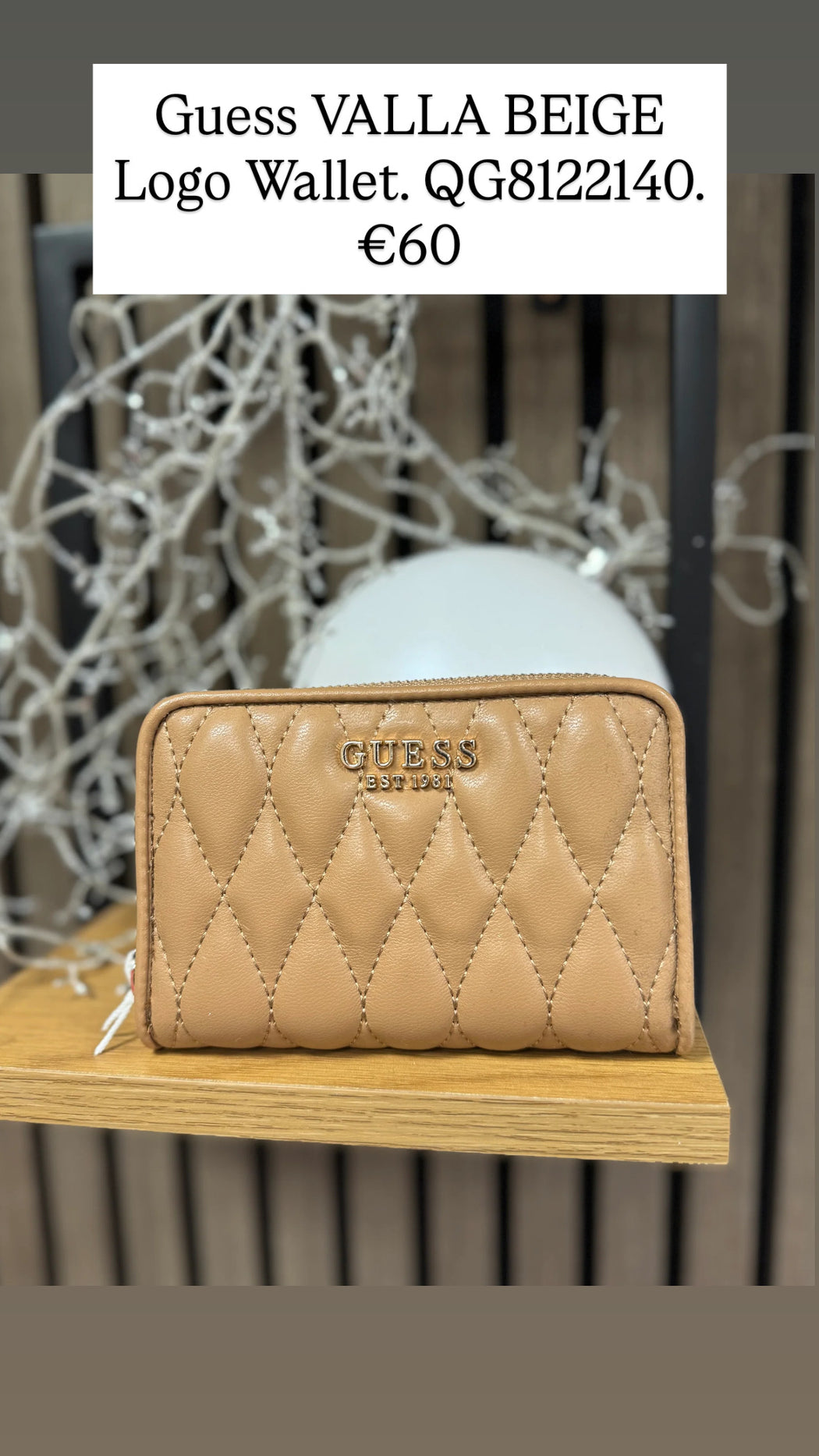 Guess VALLA BEIGE Logo Wallet. QG8122140.