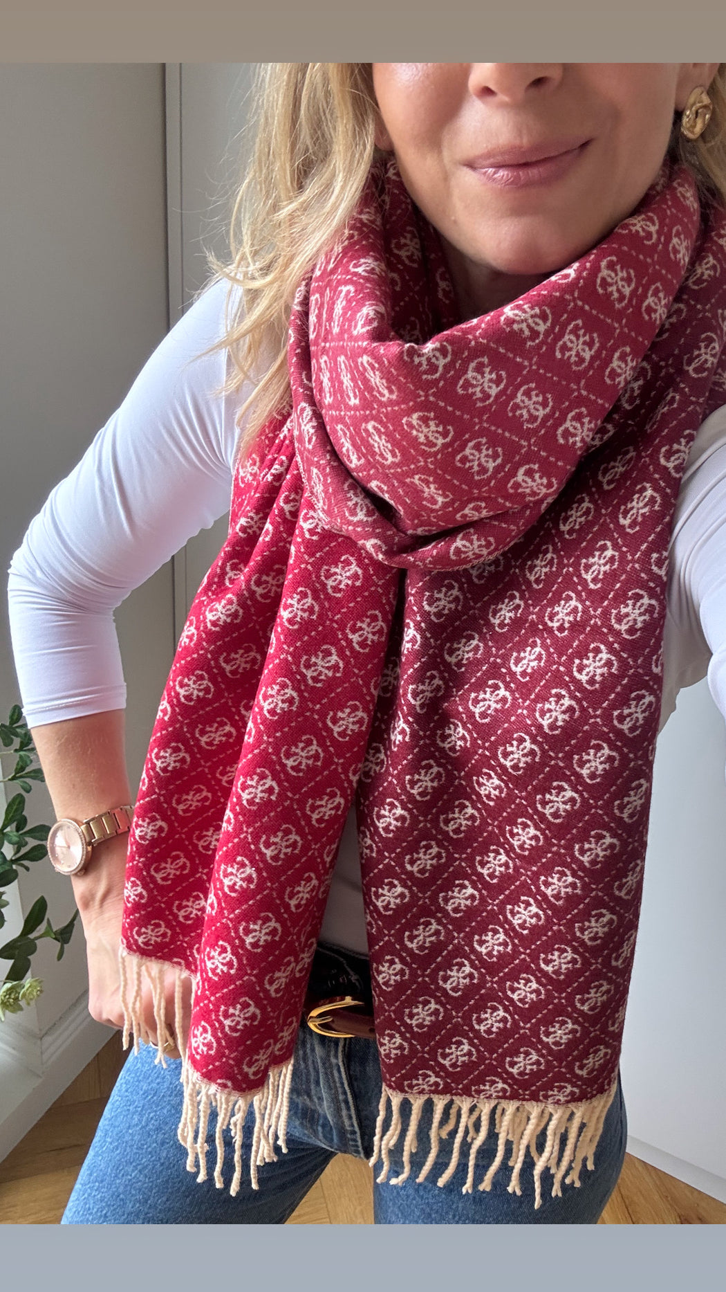 Guess reversible wine logo scarf aw5663vis03
