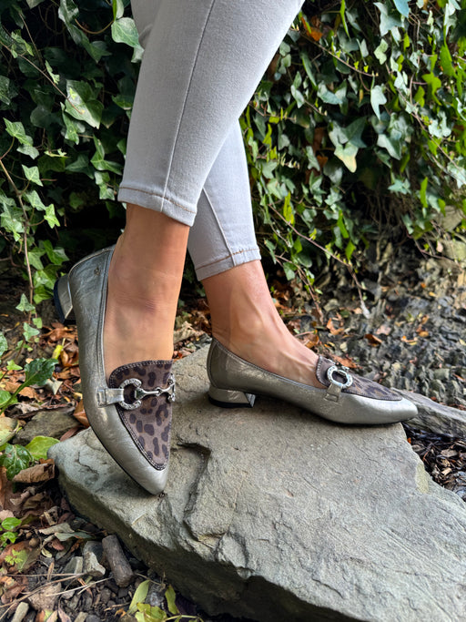 Dalat one Silver cheetah pointed loafer