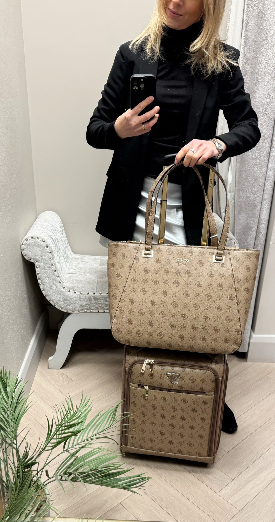 Guess Latte CALEBRA Travel Bag. LP9536024.