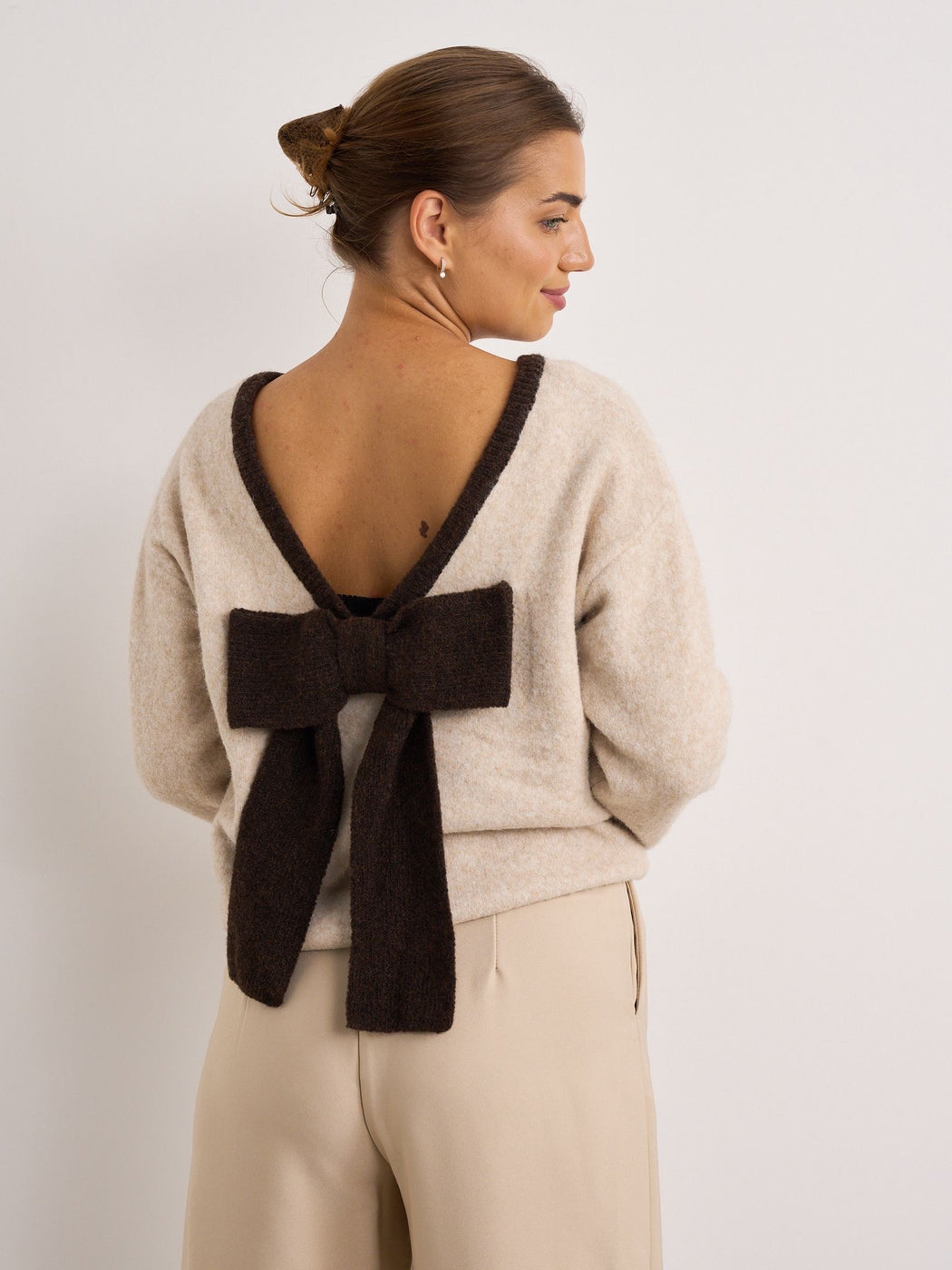 Kass bow back knit