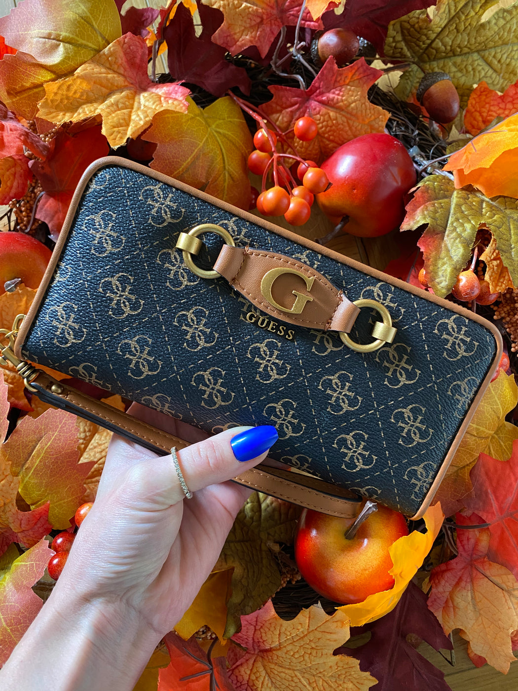 Brown logo cognac Izzy wallet