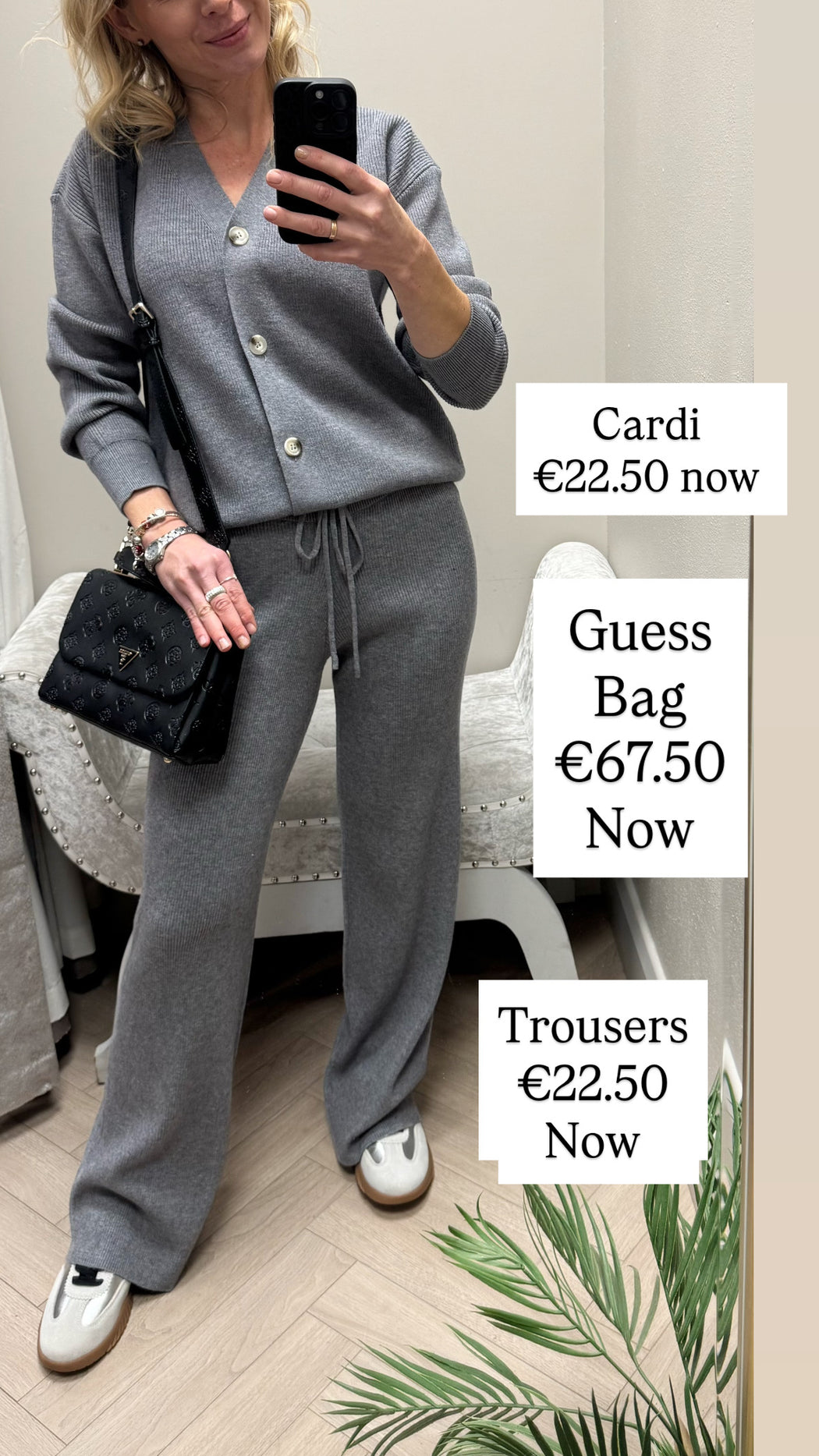 Guess Black Logo TISHA Bag. PD776420.