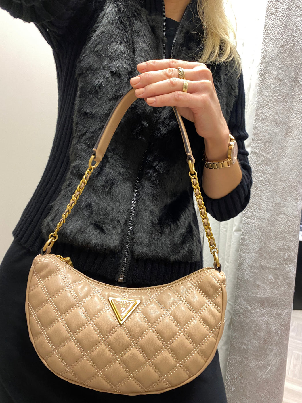 QA874812 beige giully shoulder bag