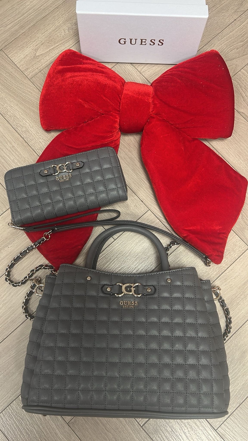 Guess Slate NADIRA Wallet. QG8424146