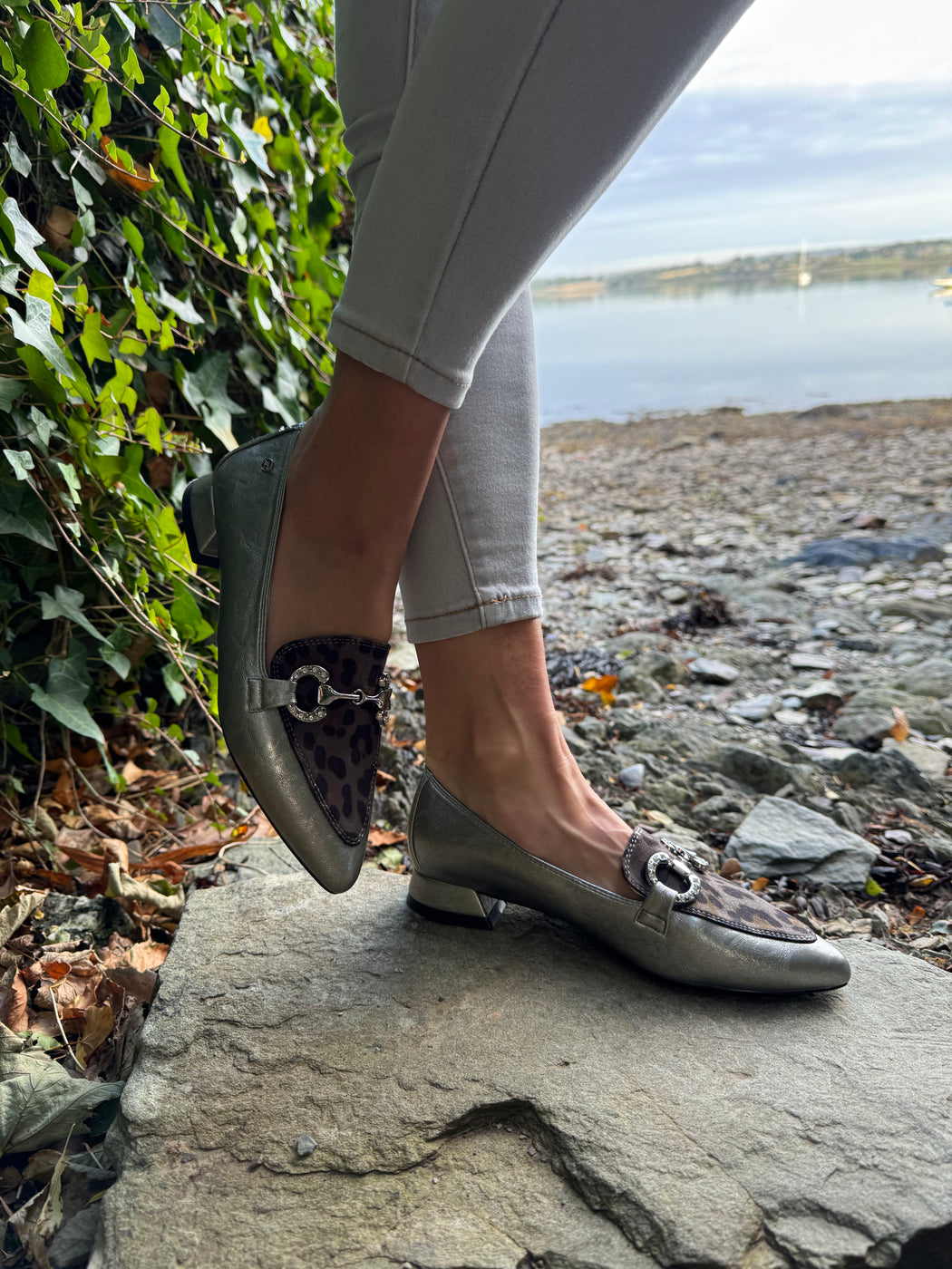 Dalat one Silver cheetah pointed loafer