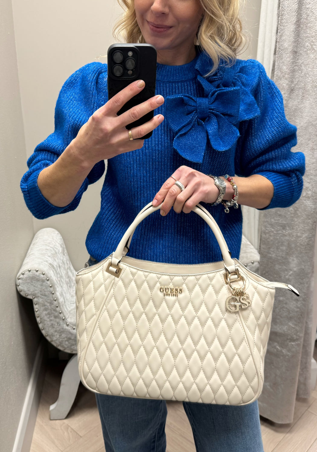 Guess VALLA Bag. QG812222