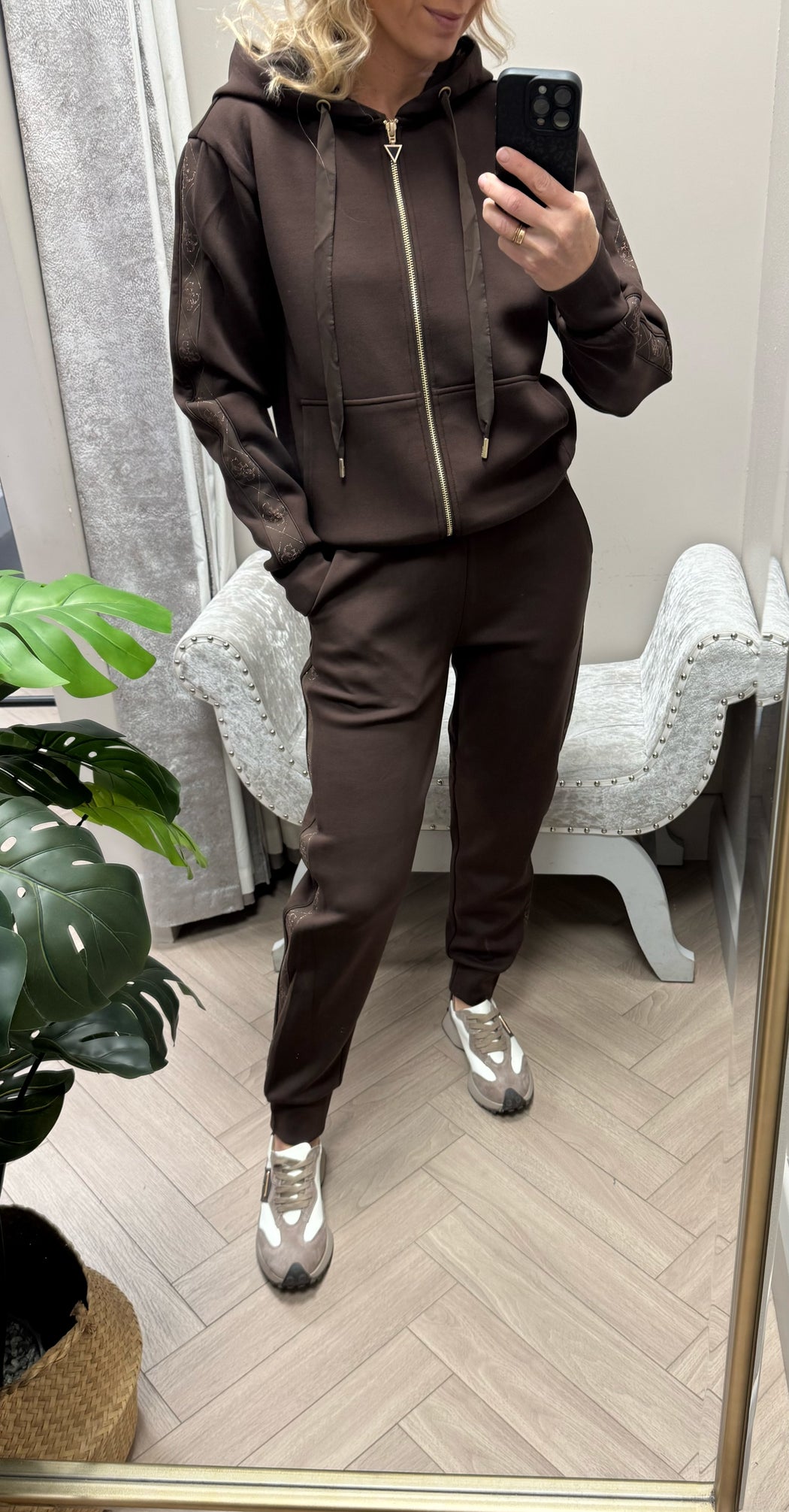 Guess brown scuba zip sweater w5yq05kbye2