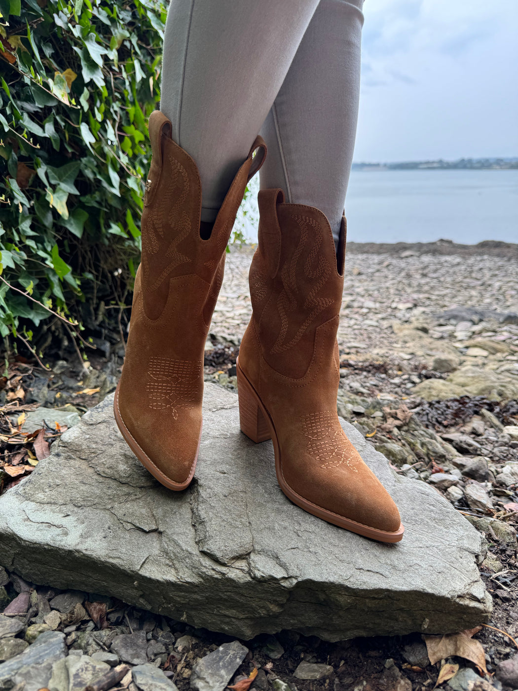 Guess 3/4 suede boots FLTSALSUE10