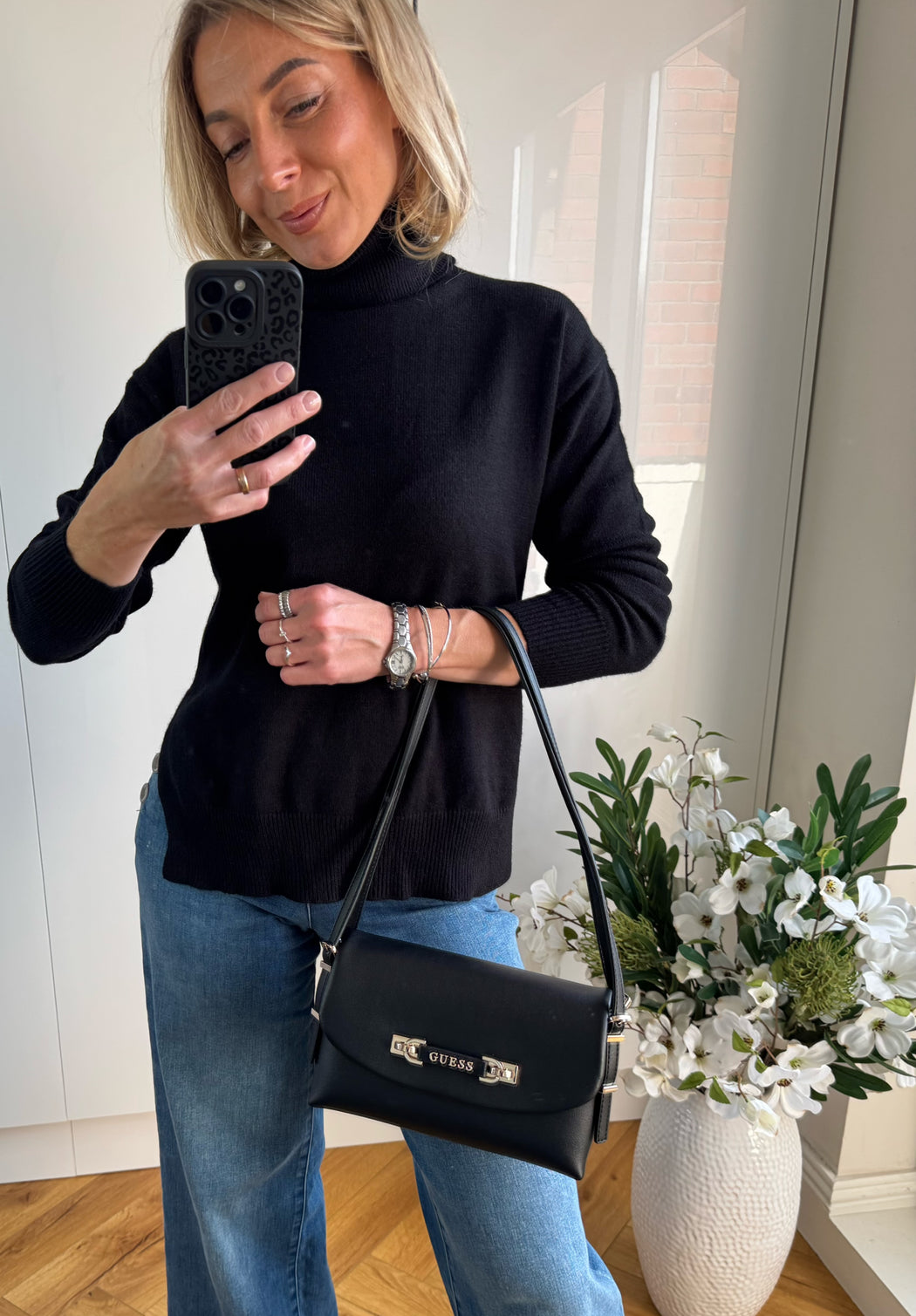 Guess black LEFIA Bag. BG964419