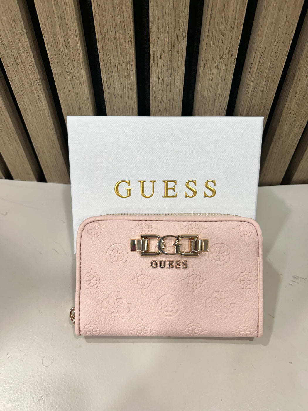 Guess Light Rose Logo Wallet. ANISE. PD9916140