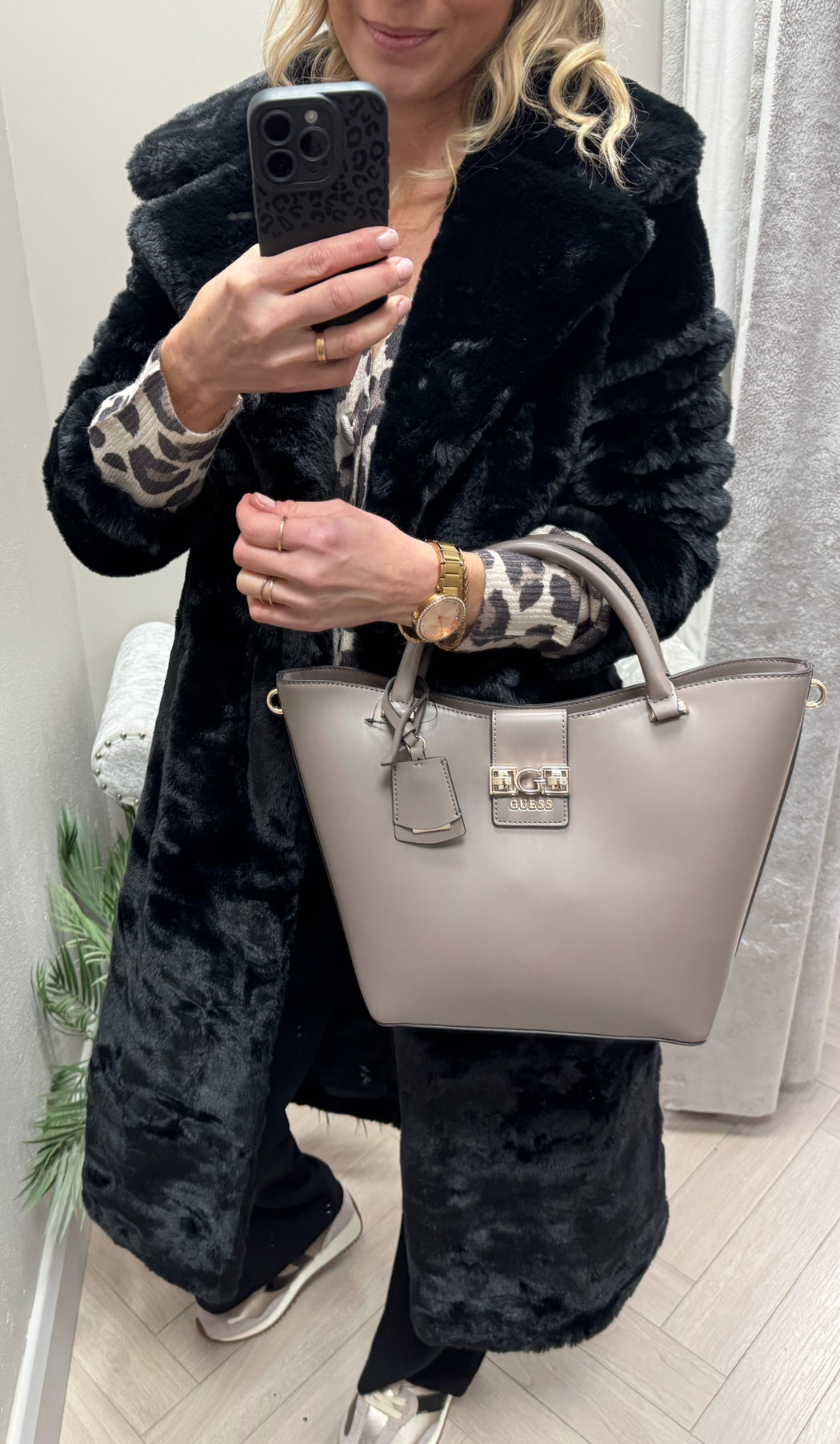 Guess bag VG989122
DARK TAUPE JANE