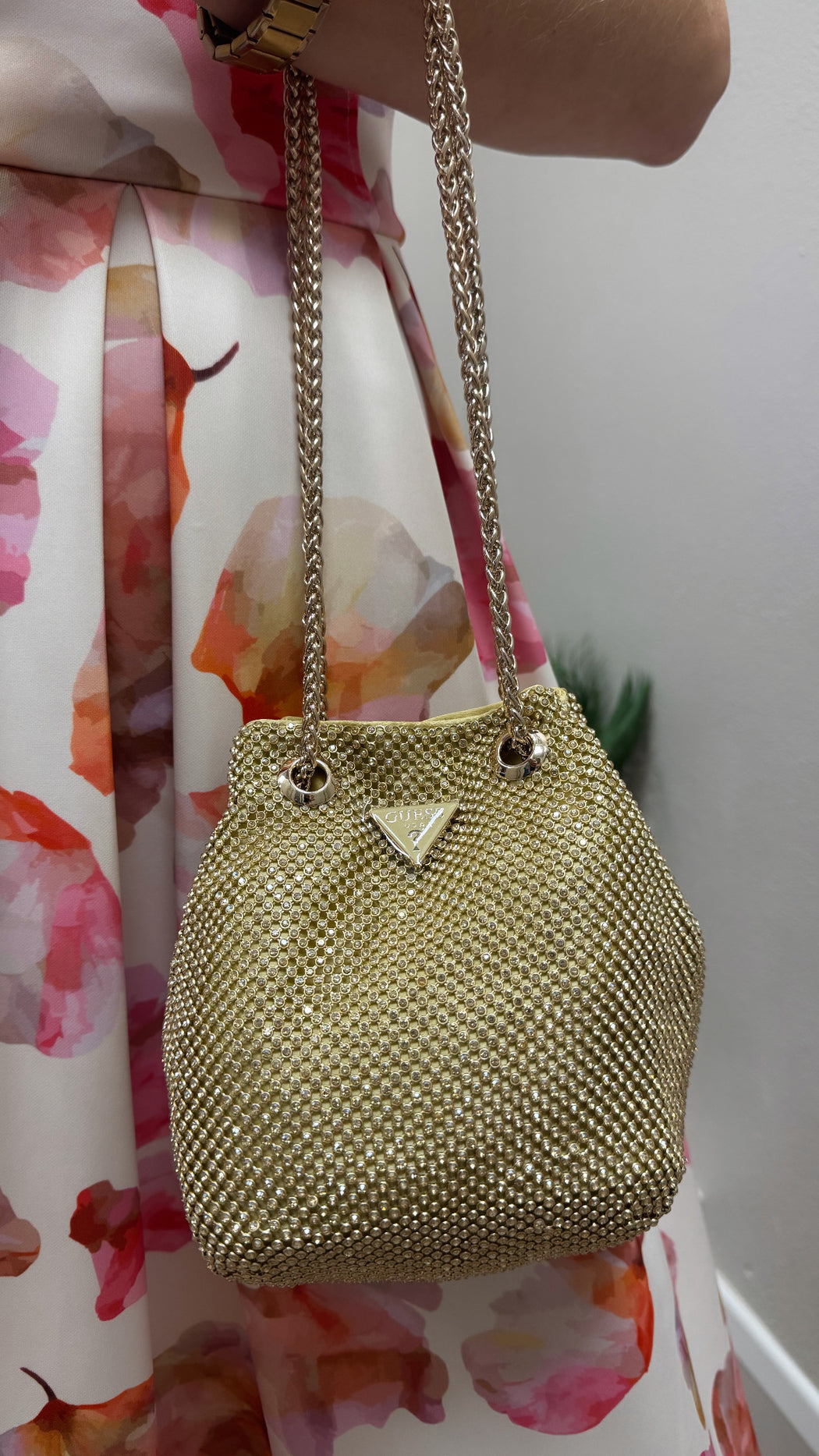 Guess gold zalina mini pouch rp935075