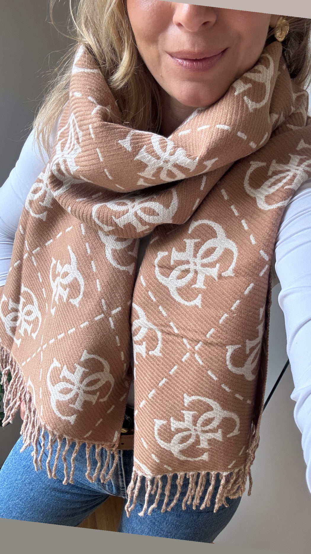 Nolana beige 4G logo scarf aw5217vis03