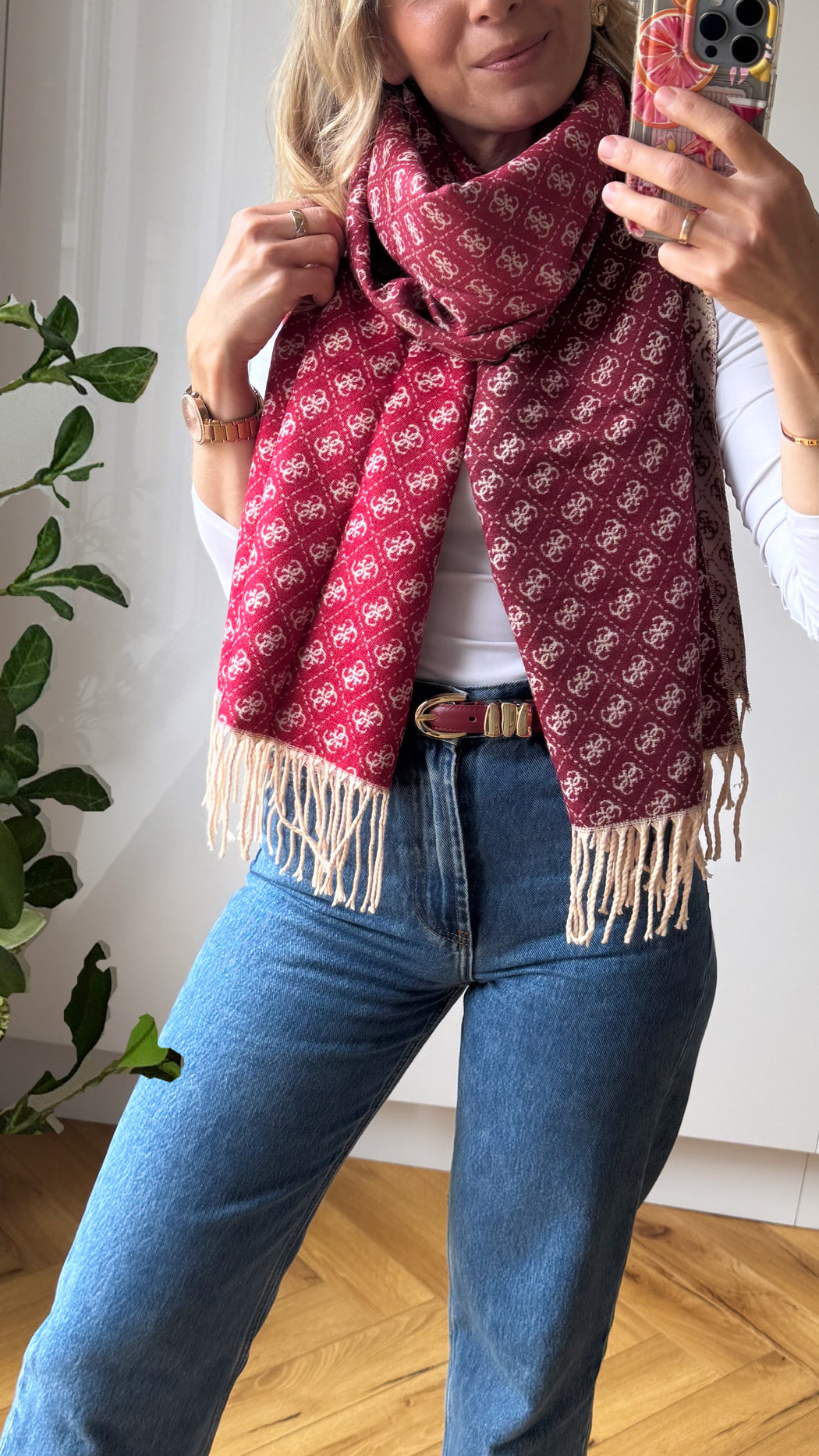 Guess reversible wine logo scarf aw5663vis03