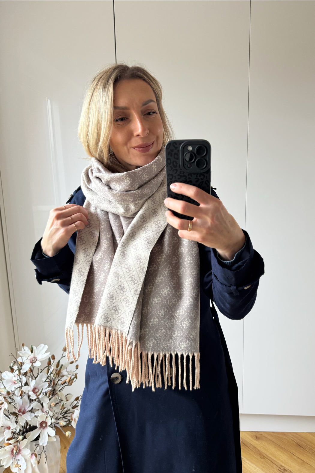 Guess grey/beige scarf AW5423POL03 - GRY