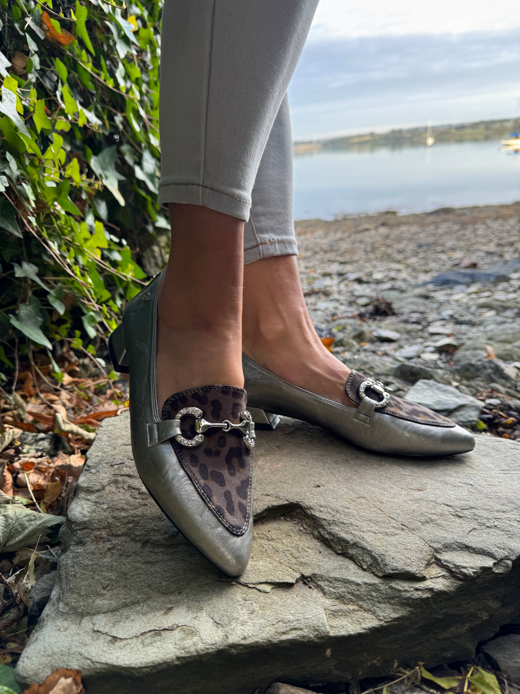 Dalat one Silver cheetah pointed loafer