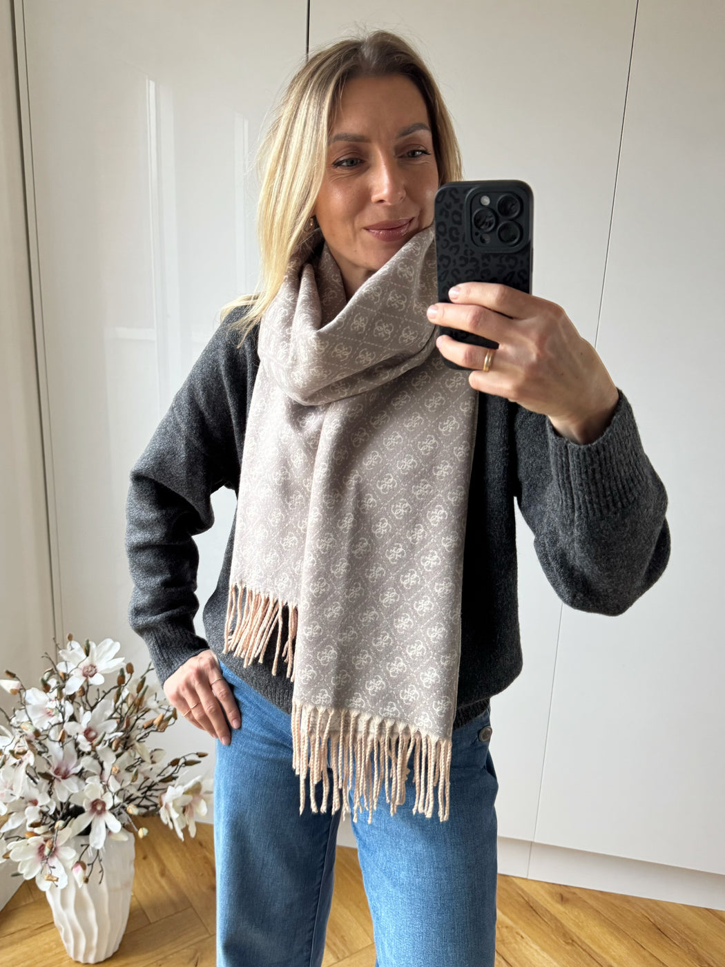 Guess grey/beige scarf AW5423POL03 - GRY