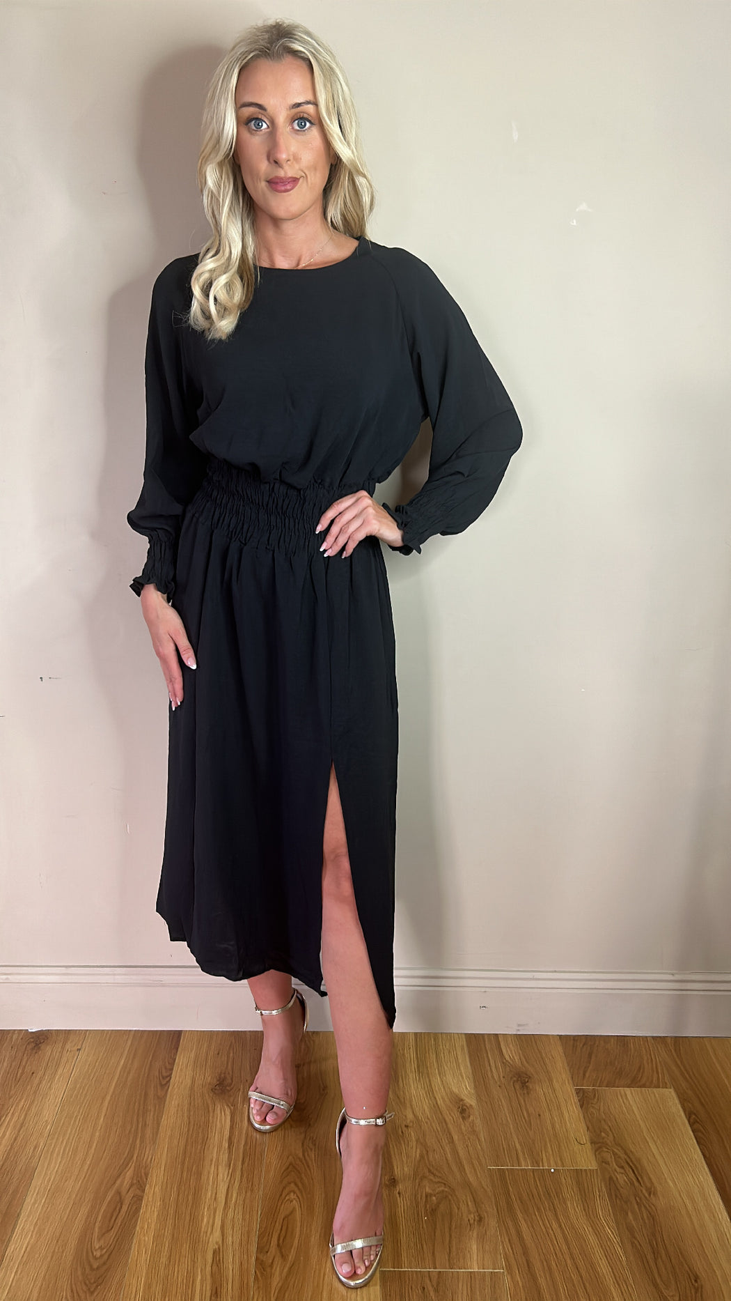 Da1637 Black Long Sleeve Shirred Detail Midi Dress