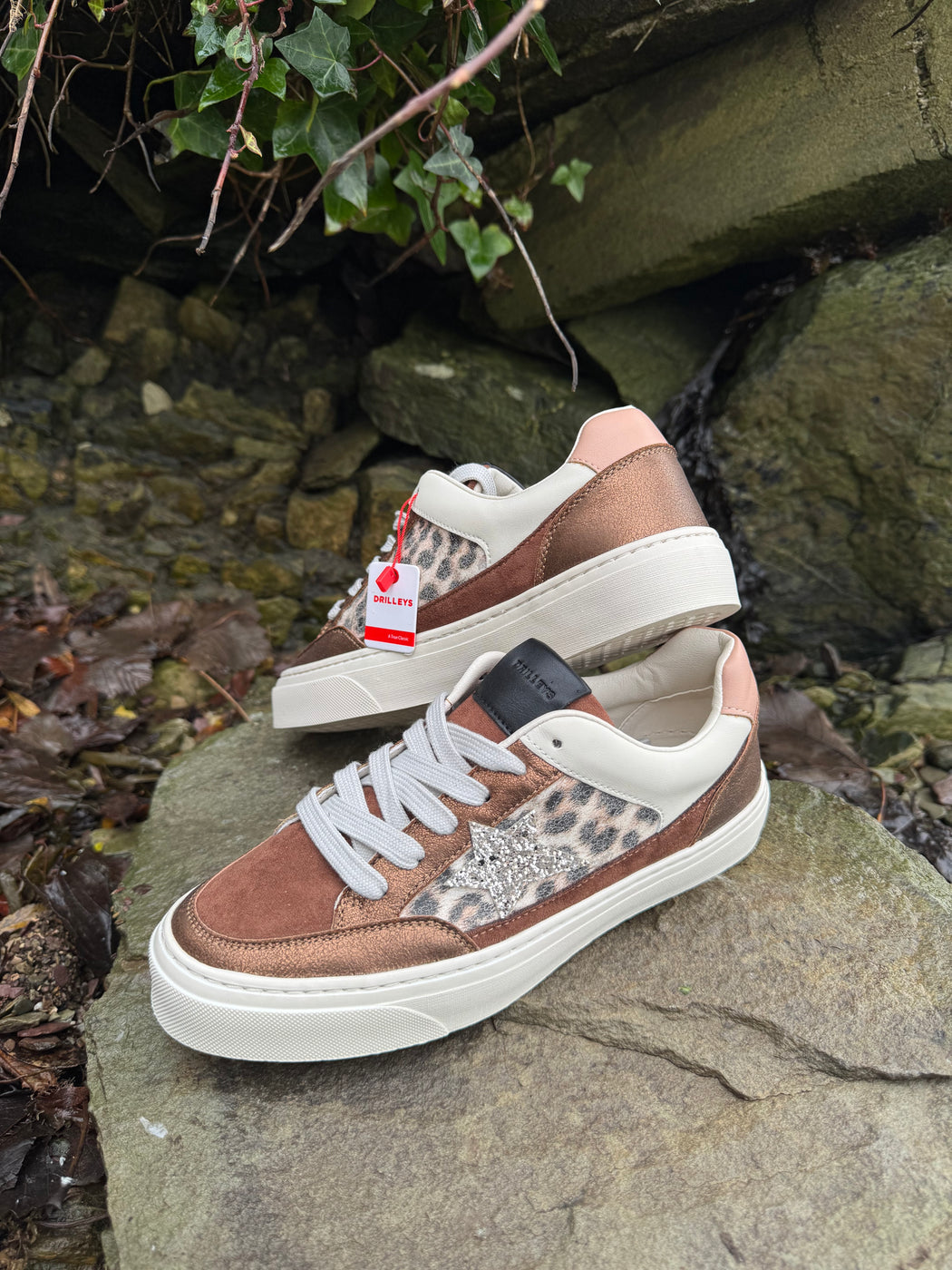 Seventy three antique bling