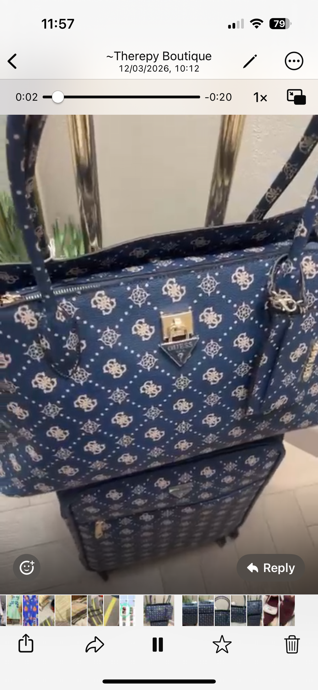 Guess Navy logo Patsie travel bag gp9919024