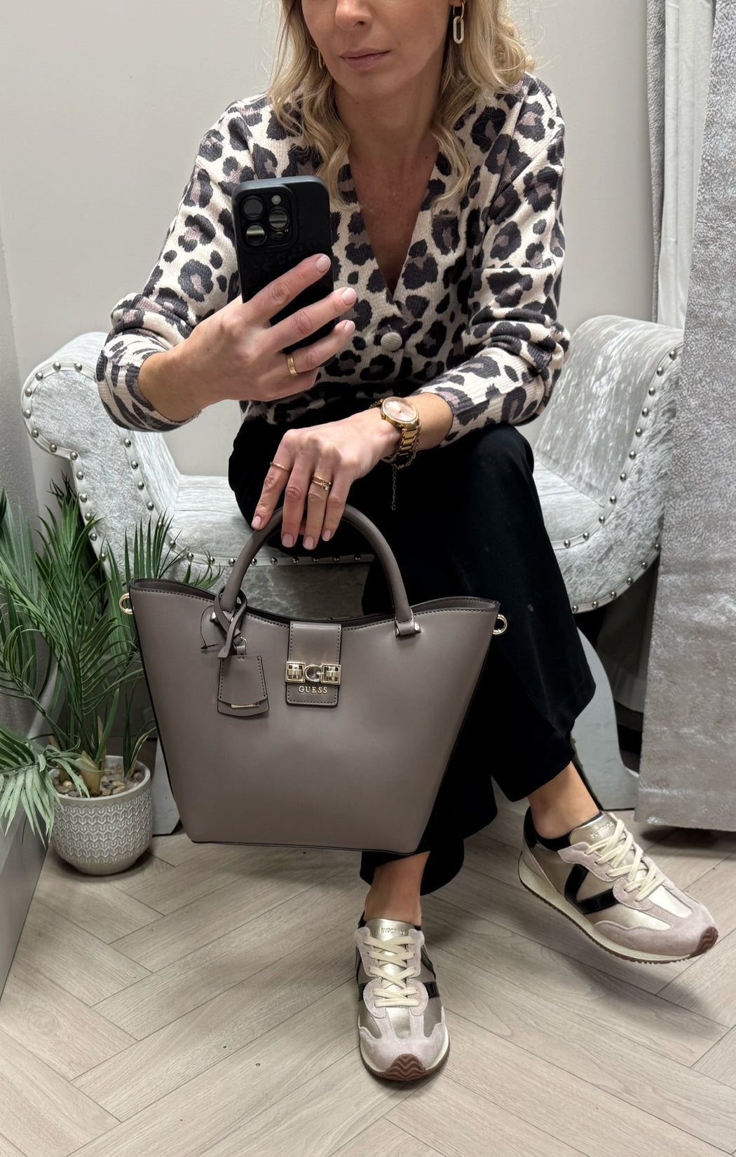 Guess bag VG989122
DARK TAUPE JANE