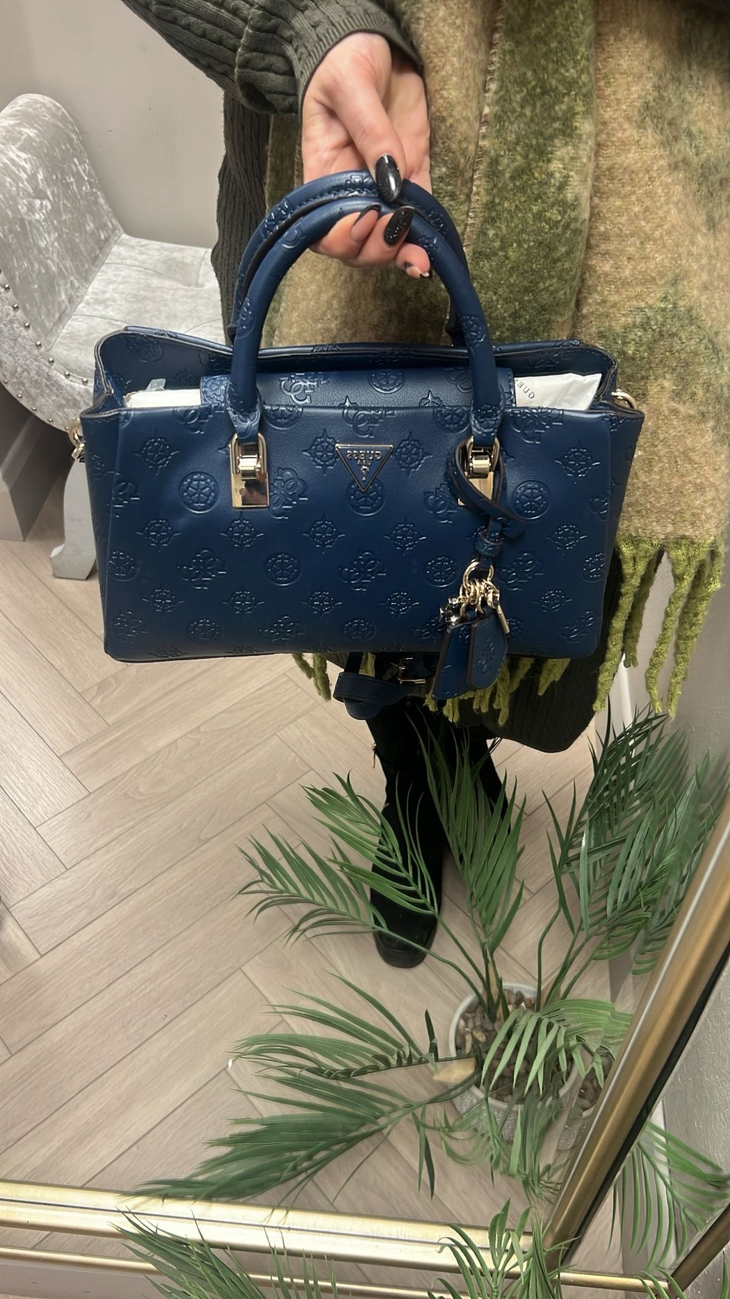 Guess tisha midnight logo pd776406