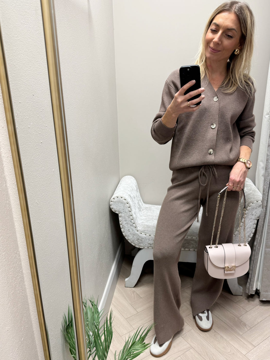 Lady beige trousers