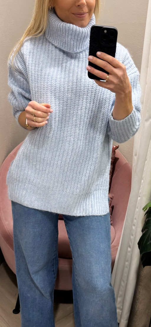 Midnight blue knit