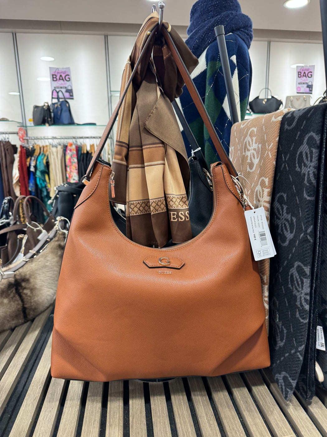 Guess Suzy cognac hobo BG232202