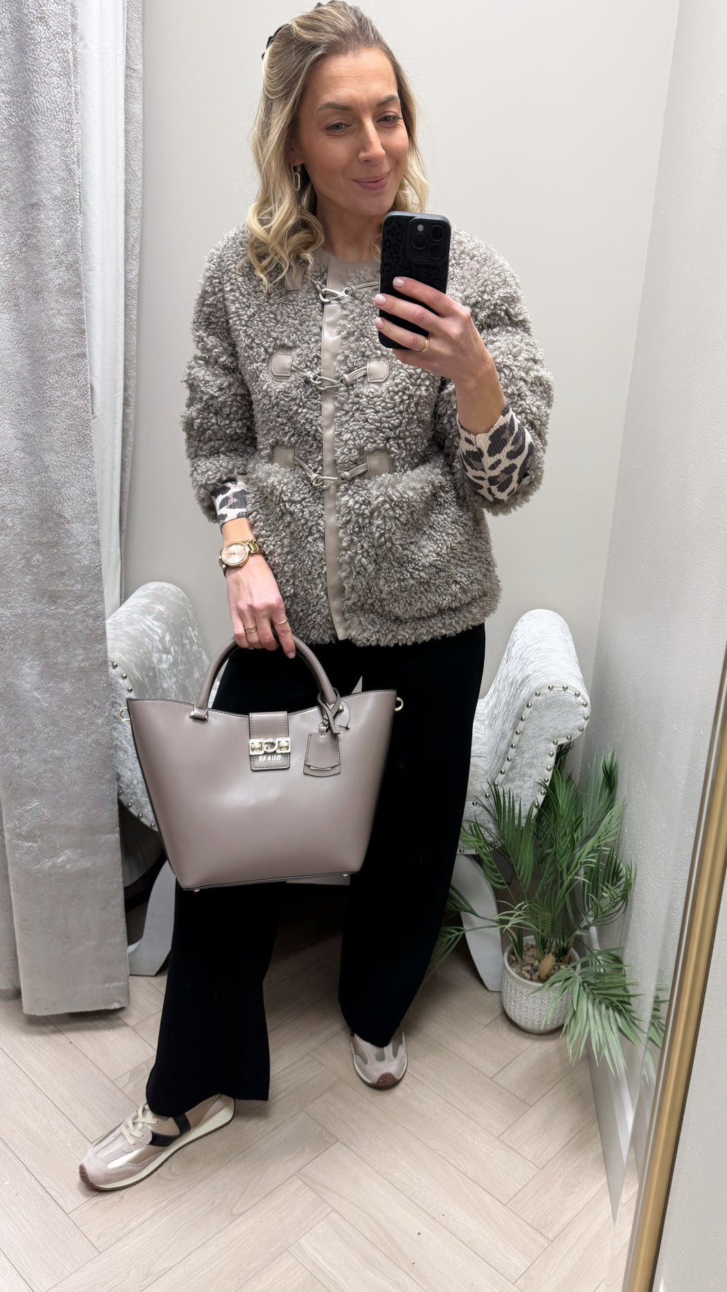 Guess bag VG989122
DARK TAUPE JANE