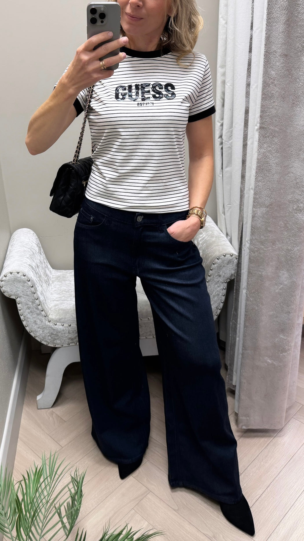Guess dark indigo Jeans. W6BAJ5D2717