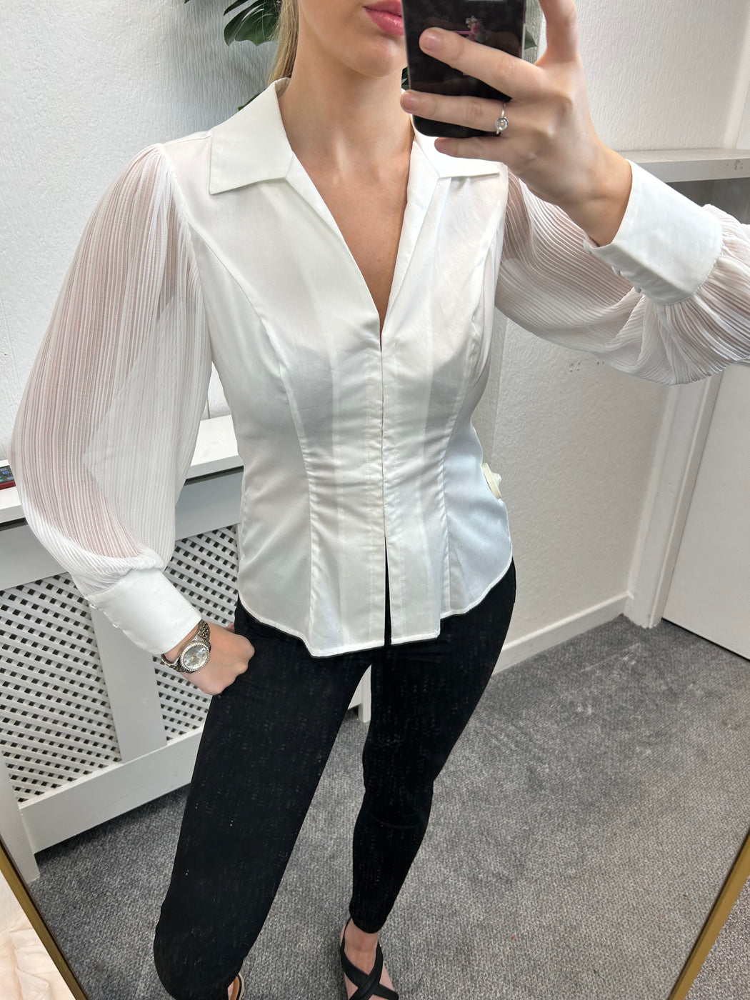 W4rh16 Guess Amara pleated sleeve shirt