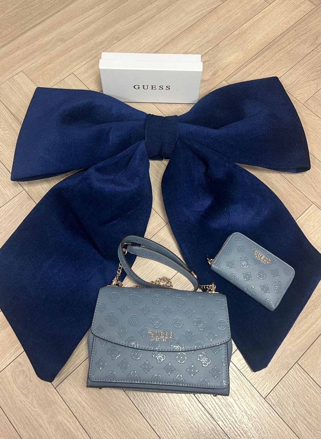 Phoebe 4G Peony Logo Mini Crossbody pd966521