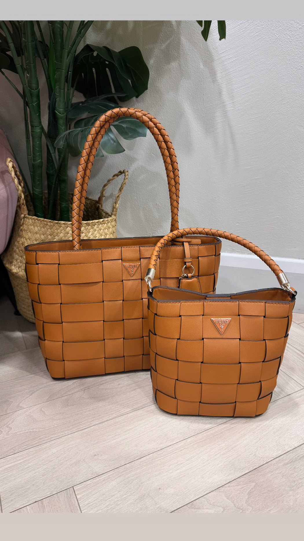 Guess Caramel MAYLEE bag. WG966103