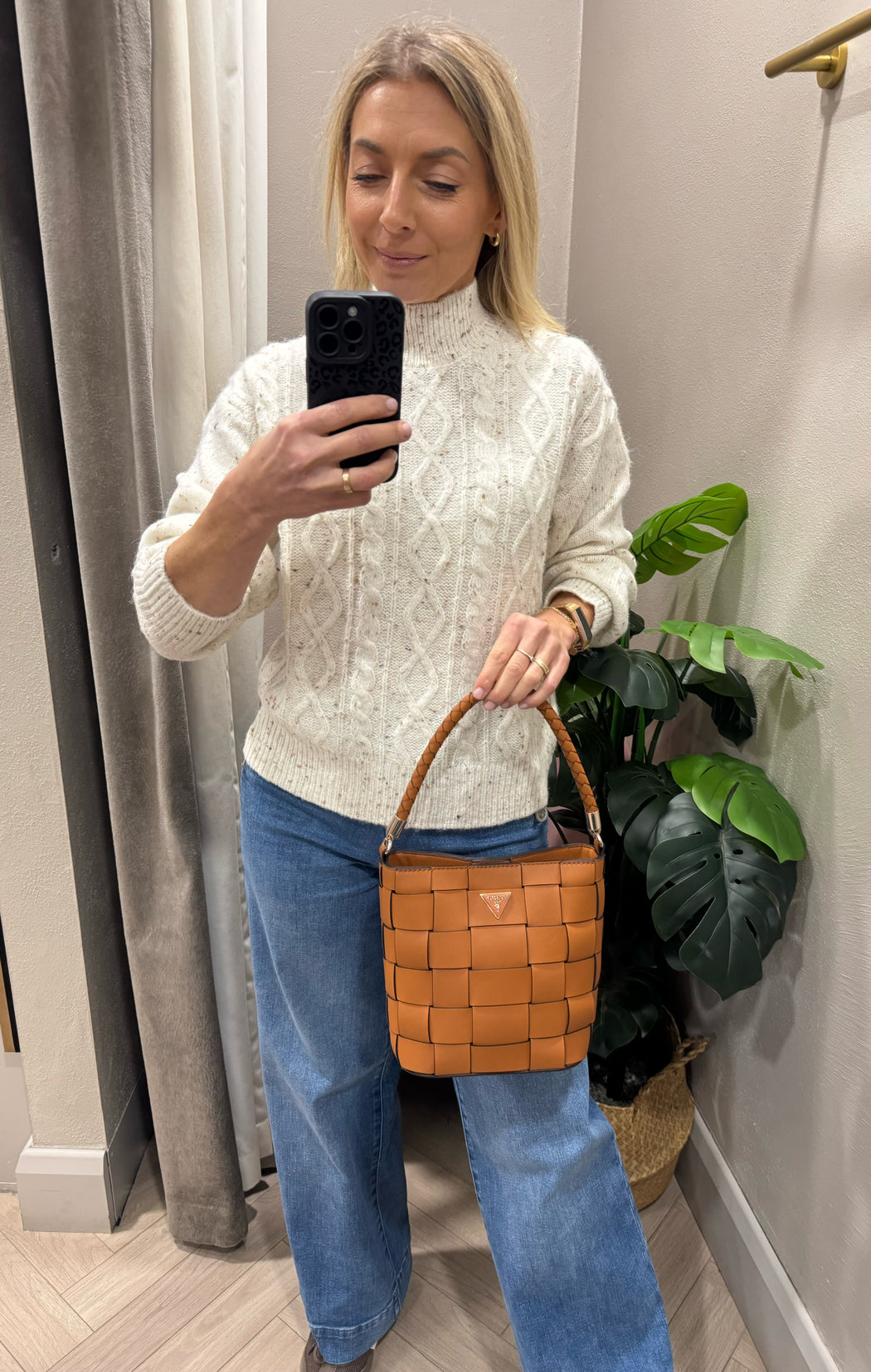 Guess Caramel MAYLEE bag. WG966103