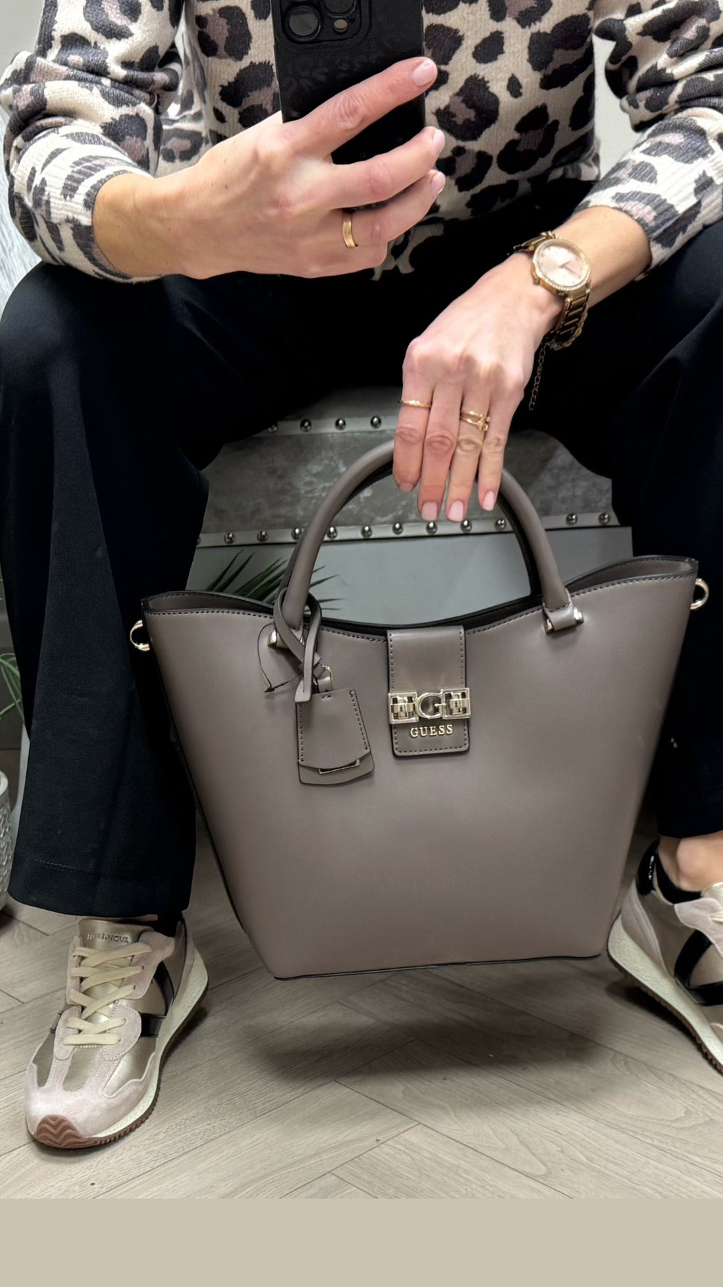 Guess bag VG989122
DARK TAUPE JANE