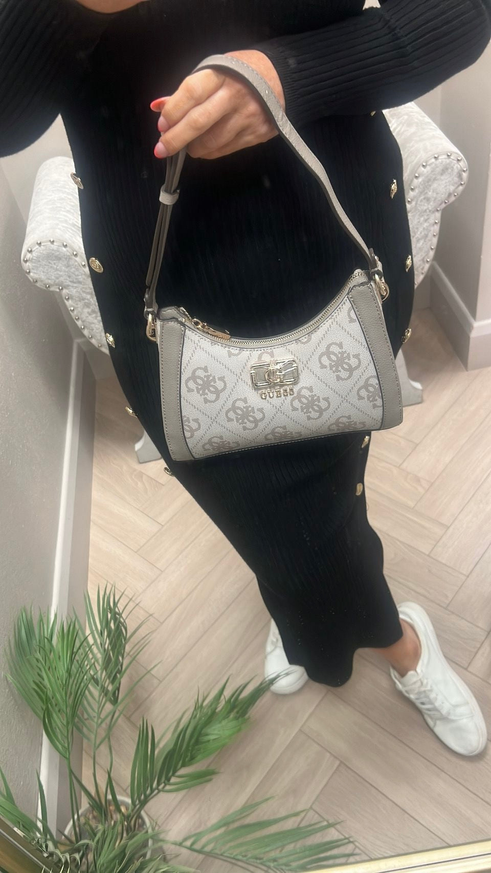 Karnilla guess logo shoulder bag 0s990118 dark taupe