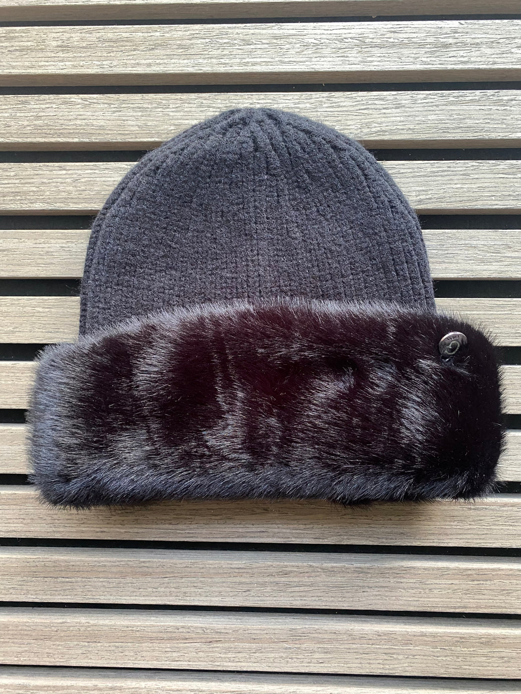 Guess faux fur black hat AW5209POL01-BLA