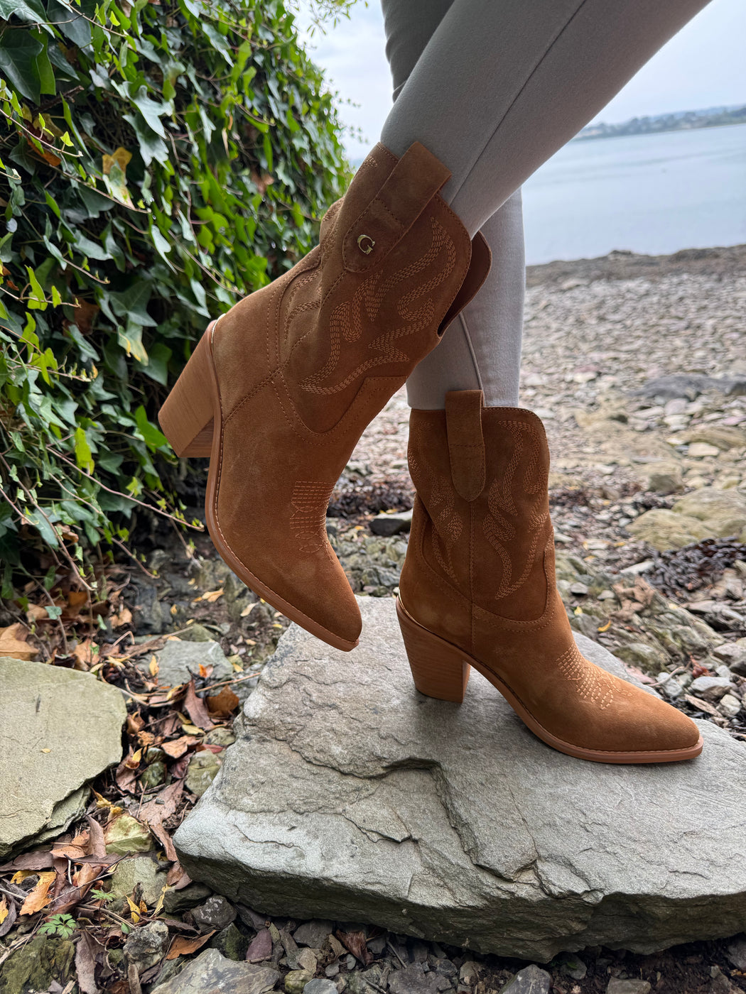 Guess 3/4 suede boots FLTSALSUE10