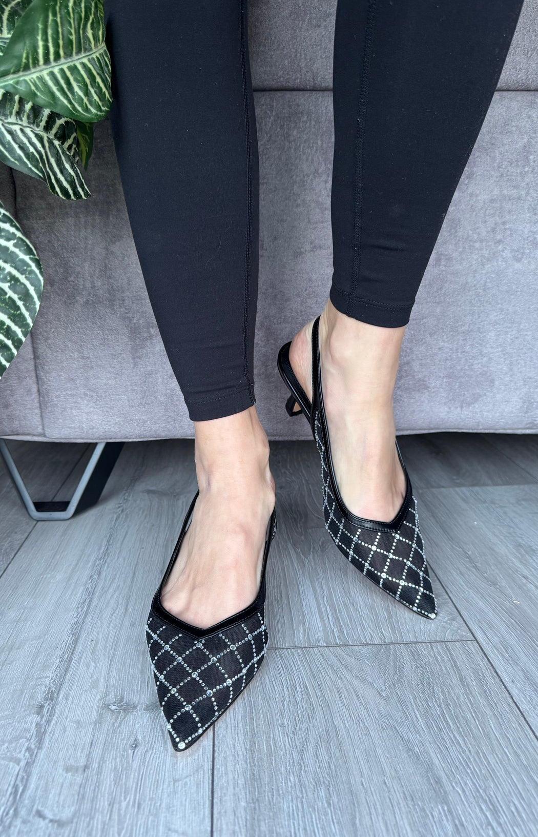 Kilda beach black jewels