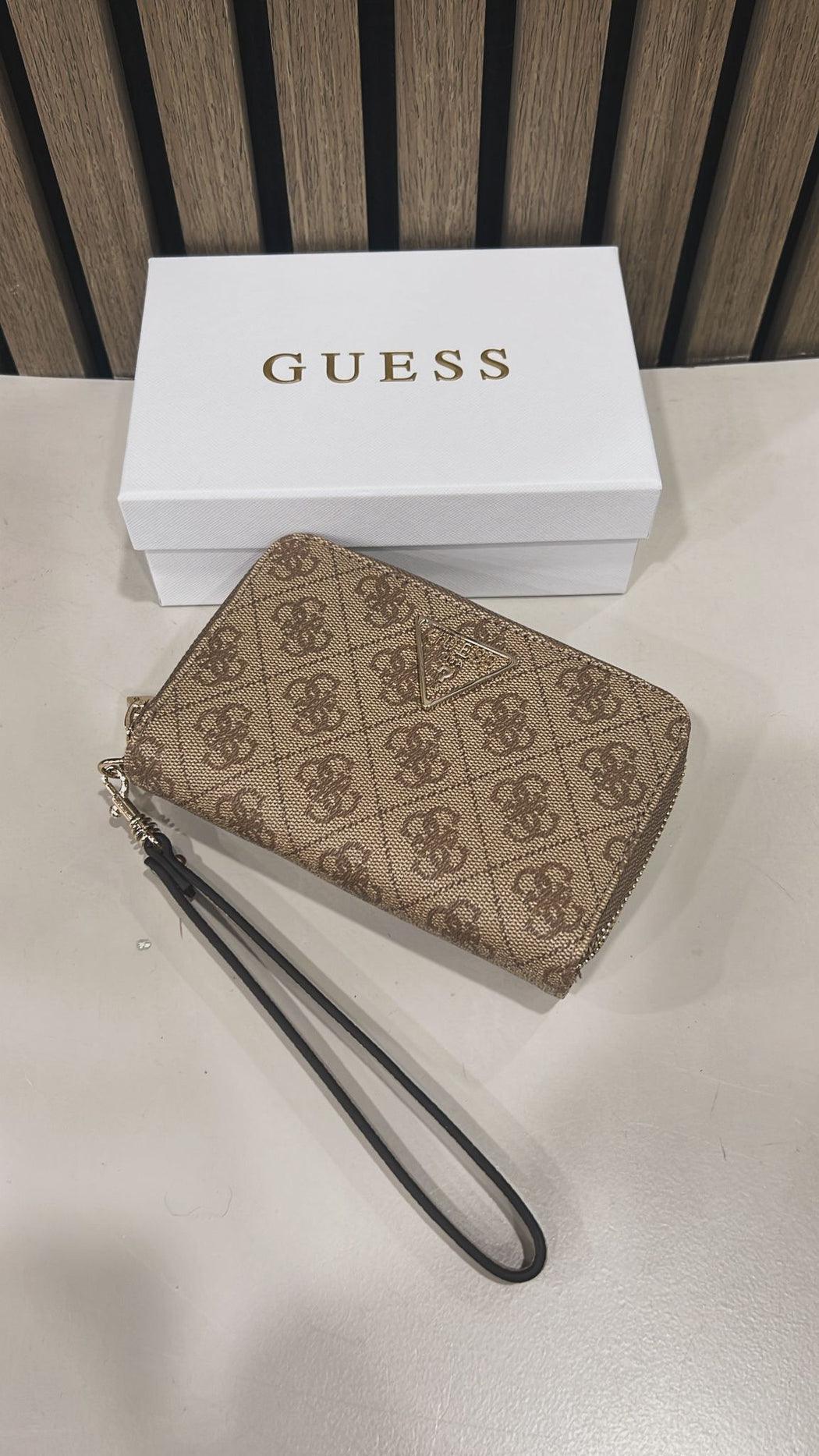 Sg7459164 guess double zip latte logo laurel wallet