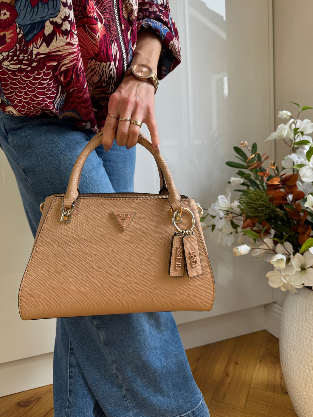 Guess beige noelle satchel bag ZG787907