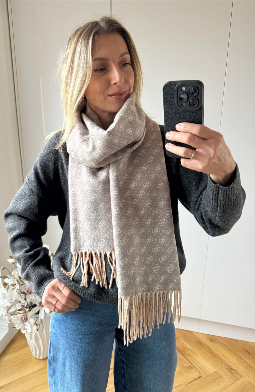 Guess grey/beige scarf AW5423POL03 - GRY