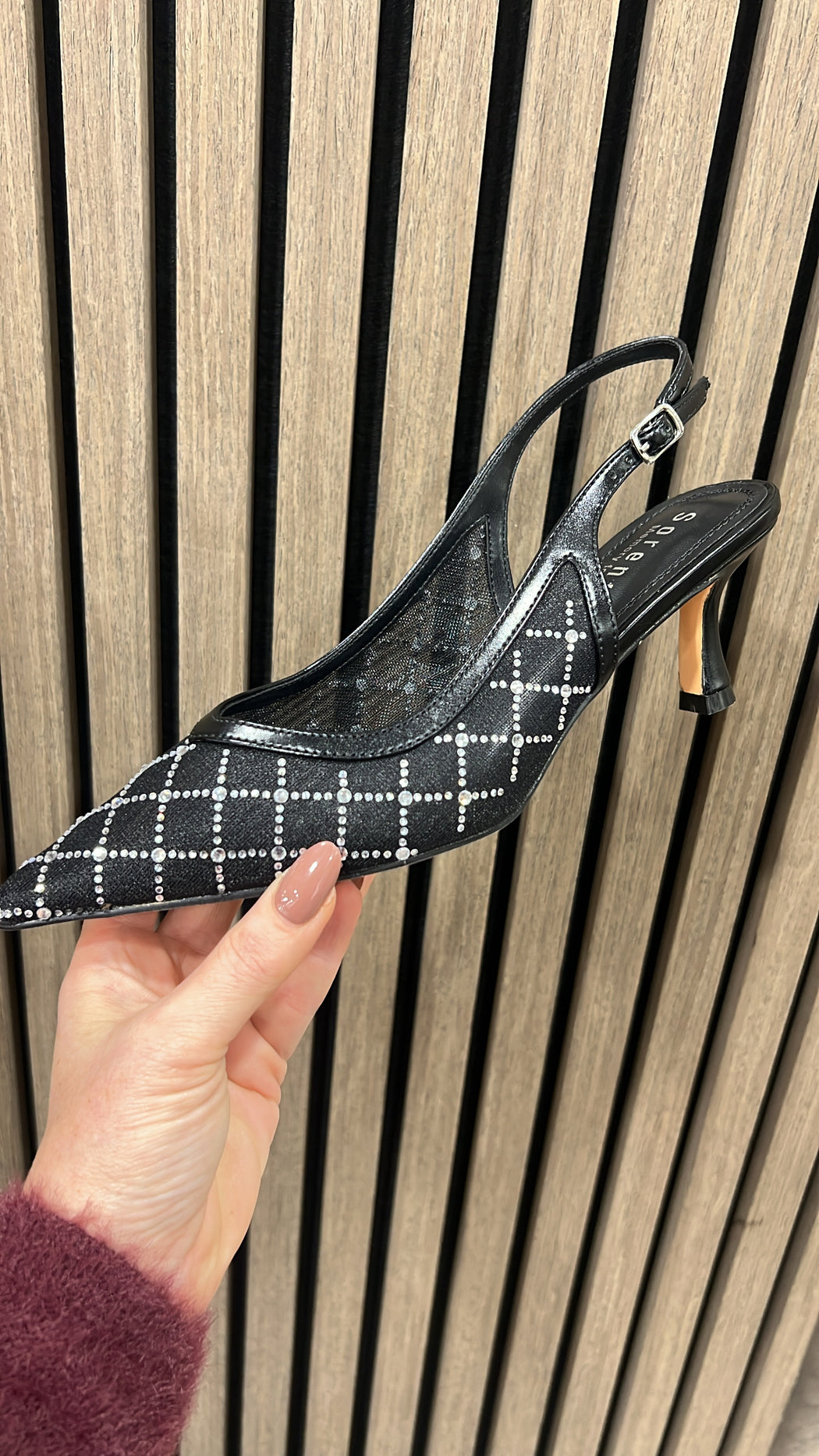 Kilda beach black jewels