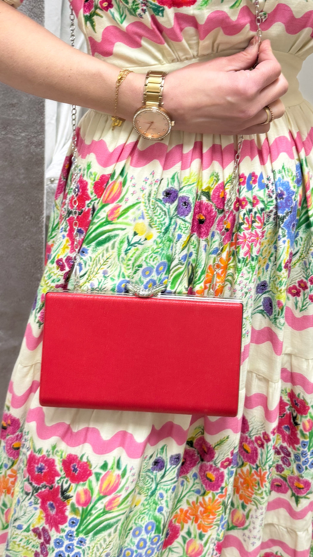 Verde  red clutch