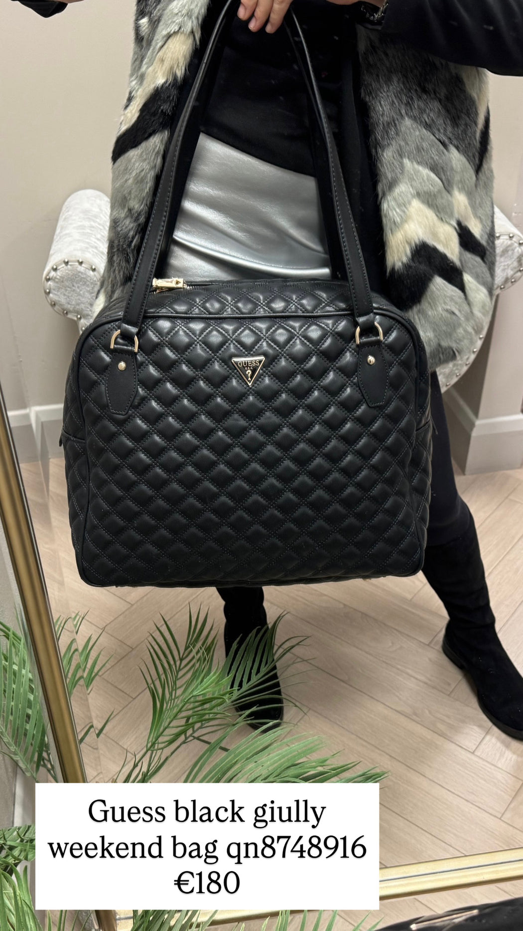 Guess black giully weekend bag qn8748916