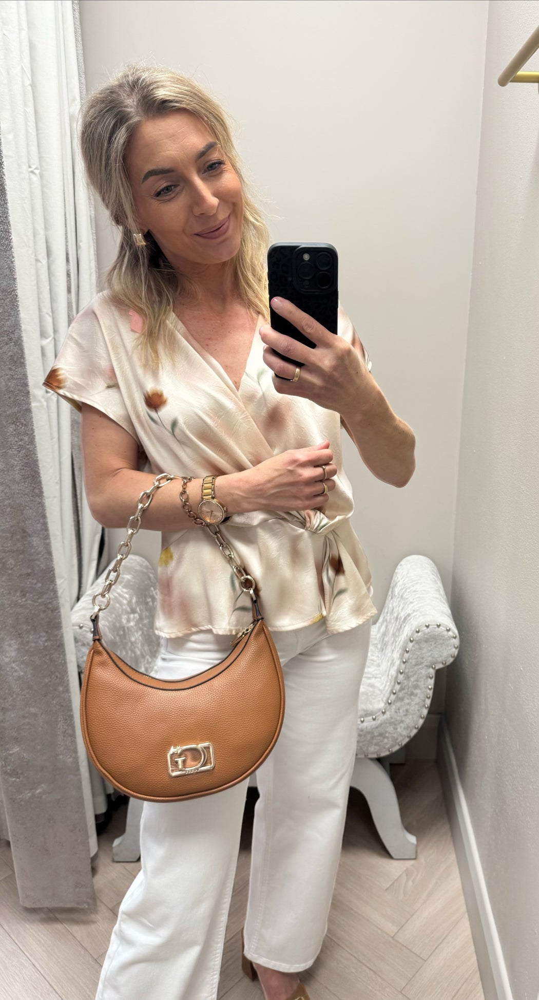 Circe  cognac  guess shoulder / crossbody bag bg964201