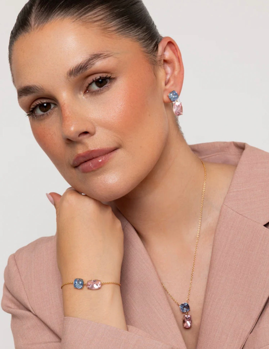 BLUE PINK CRYSTAL EARRINGS. T580ECB