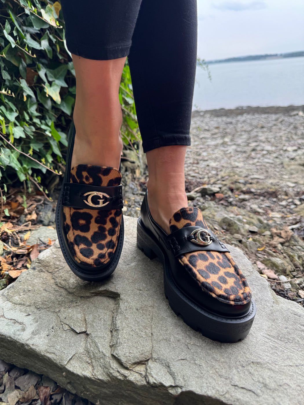 Guess black animal print loafer FLTYK2LEP14